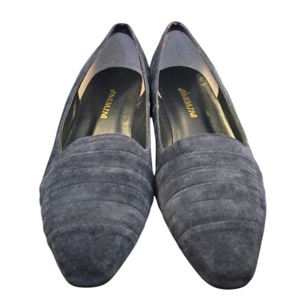 Jasmin Blue Suede Low‎ Heel Pleated Toe Size 9M NiB - Picture 2 of 8